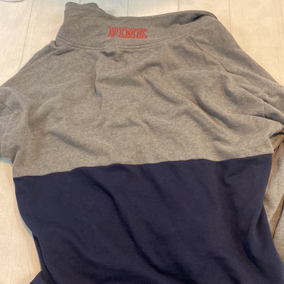 University of Dayton Pullover - Picture 3 of 3